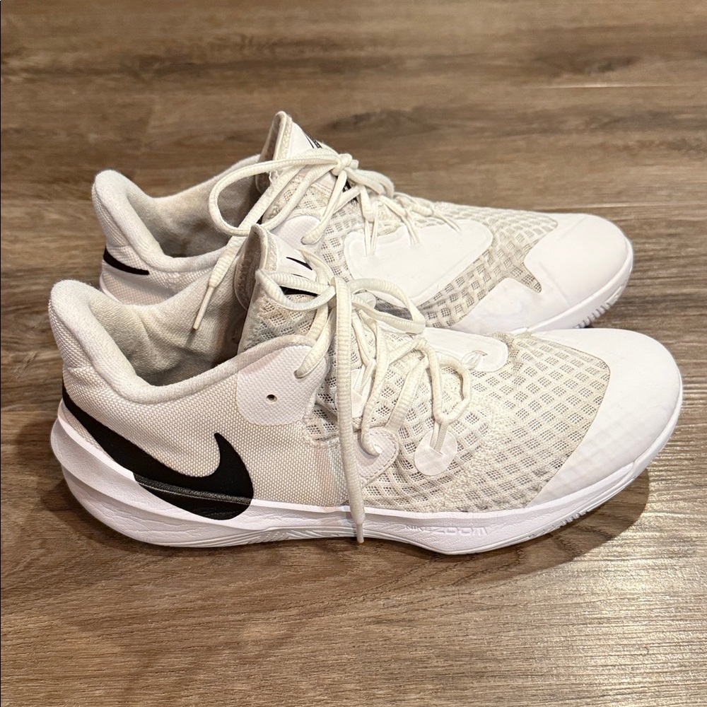 Nike Zoom HyperSpeed Court Volleyball Shoes in White Size 9.5
